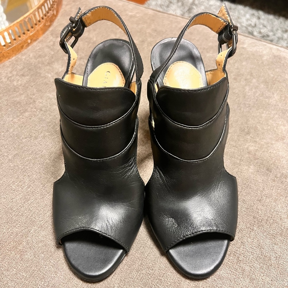 Gianni Bini black leather heel size 8